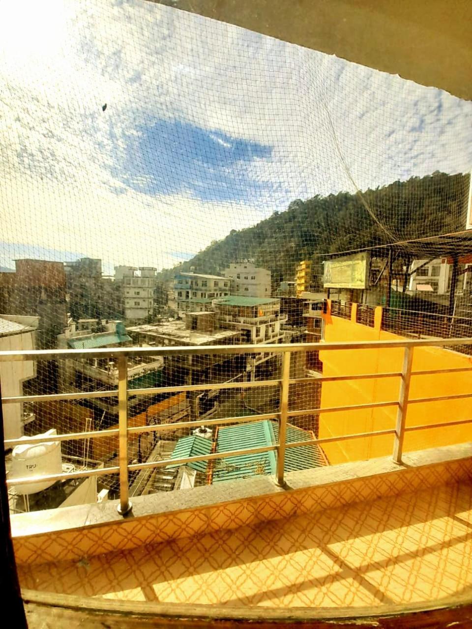 Bonfire Hostels Rishikesh Exterior photo