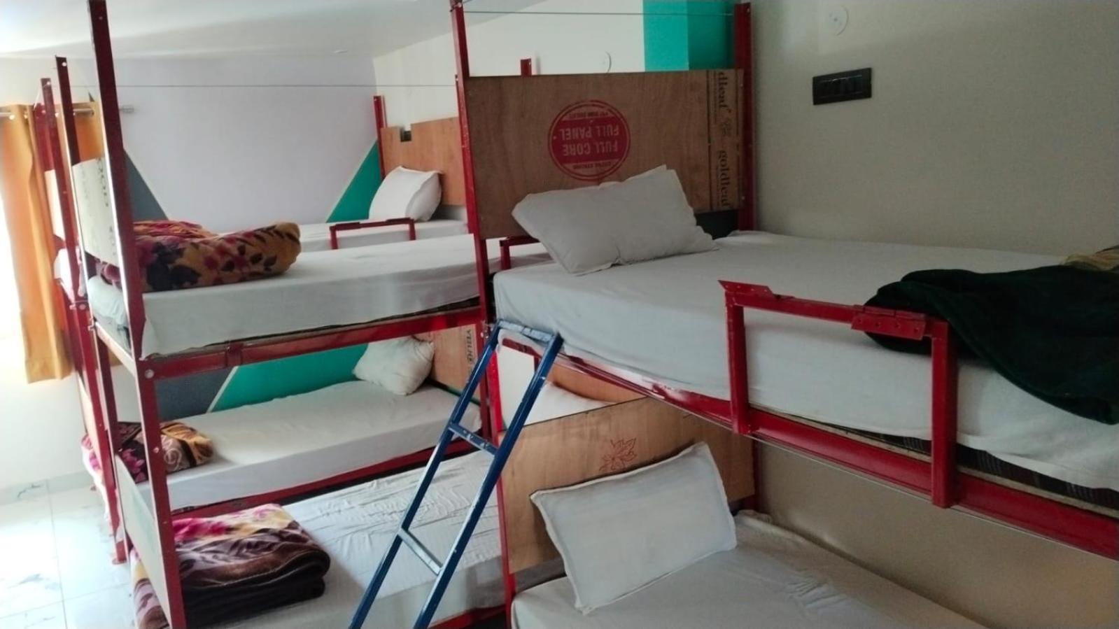 Bonfire Hostels Rishikesh Exterior photo